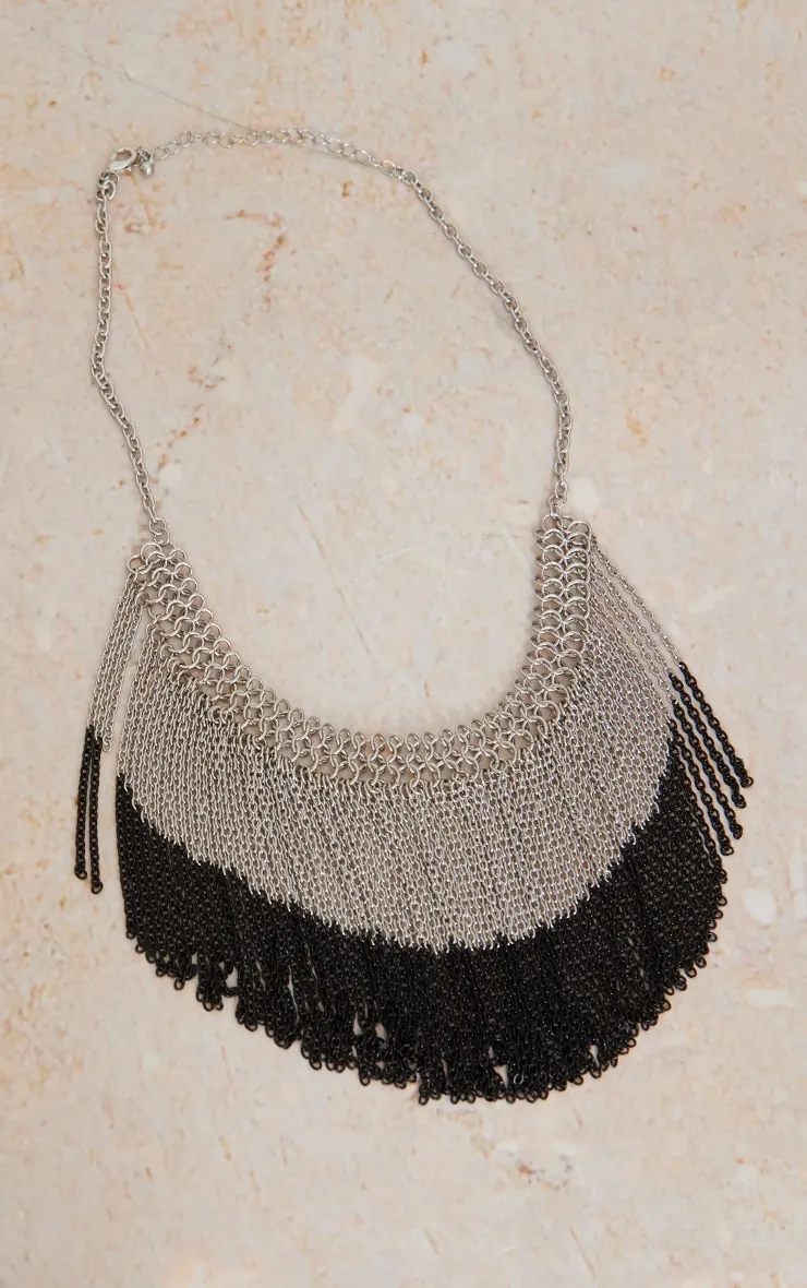 Black collar fringe mail armor