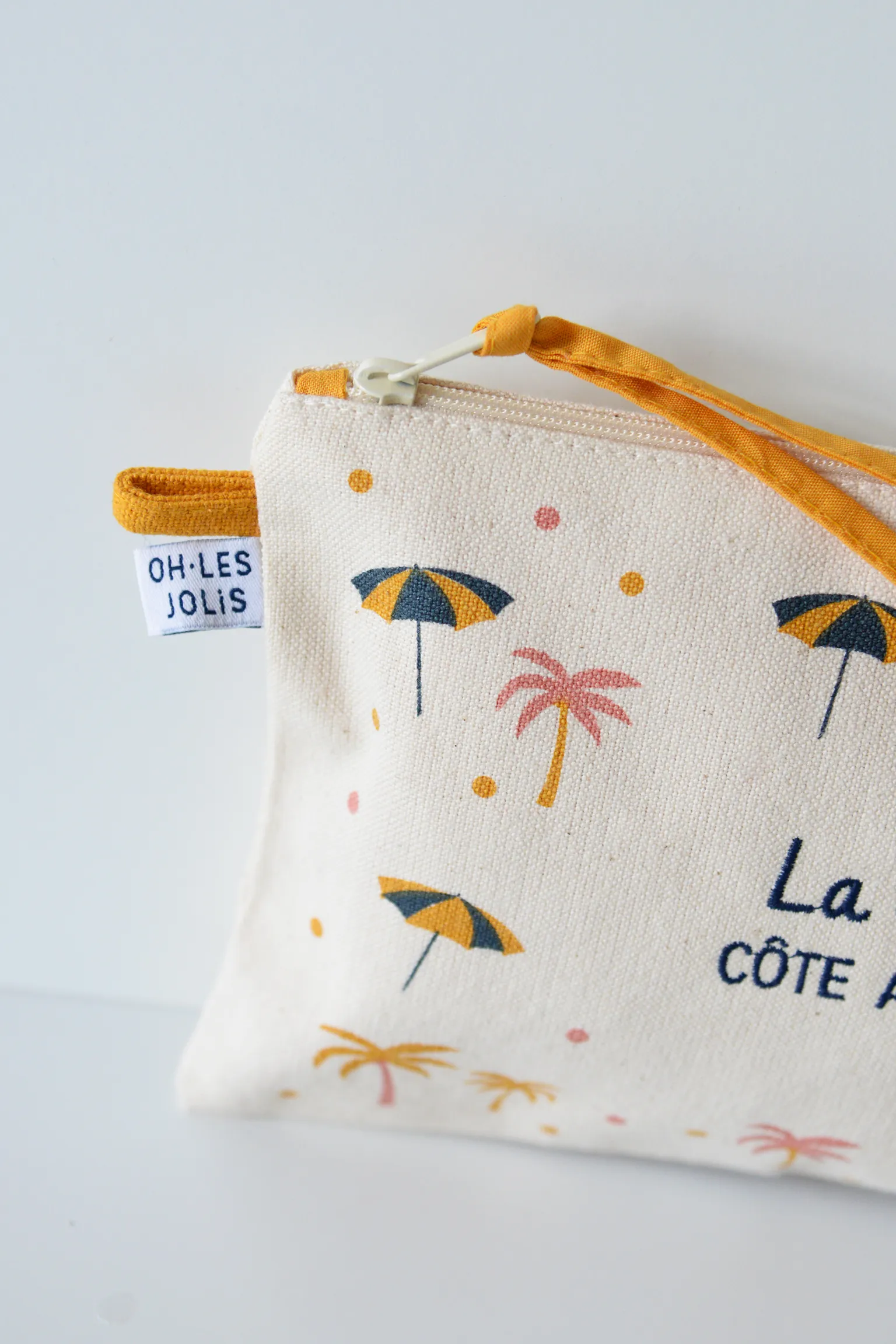 French brand offering 100% cotton T-shirts, sweatshirts, and accessories - Pochette - La belle vie parasol - — OH LES JOLI