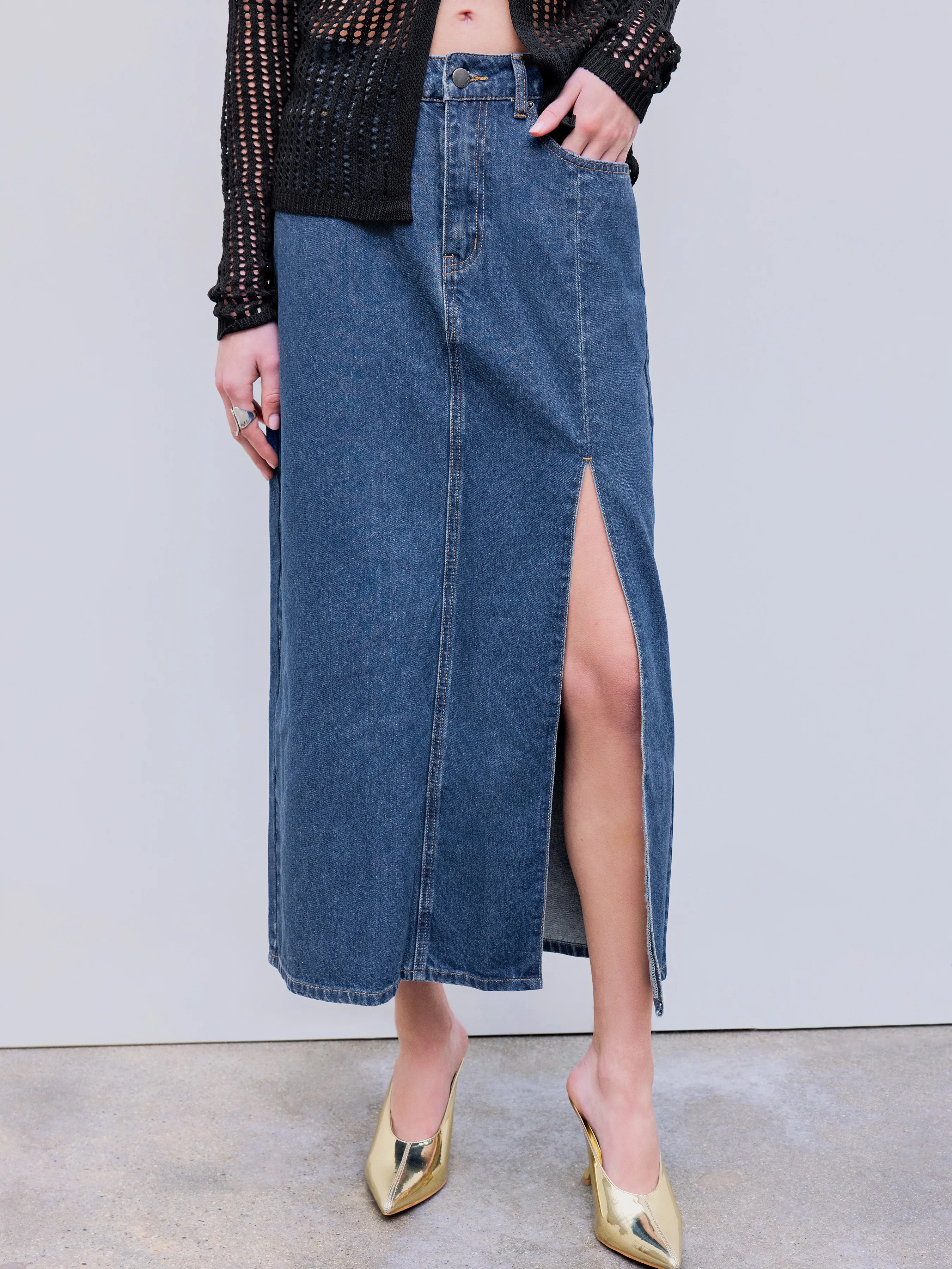 Denim Cider Mid-Rise Maxi Skirt with Split Pocket