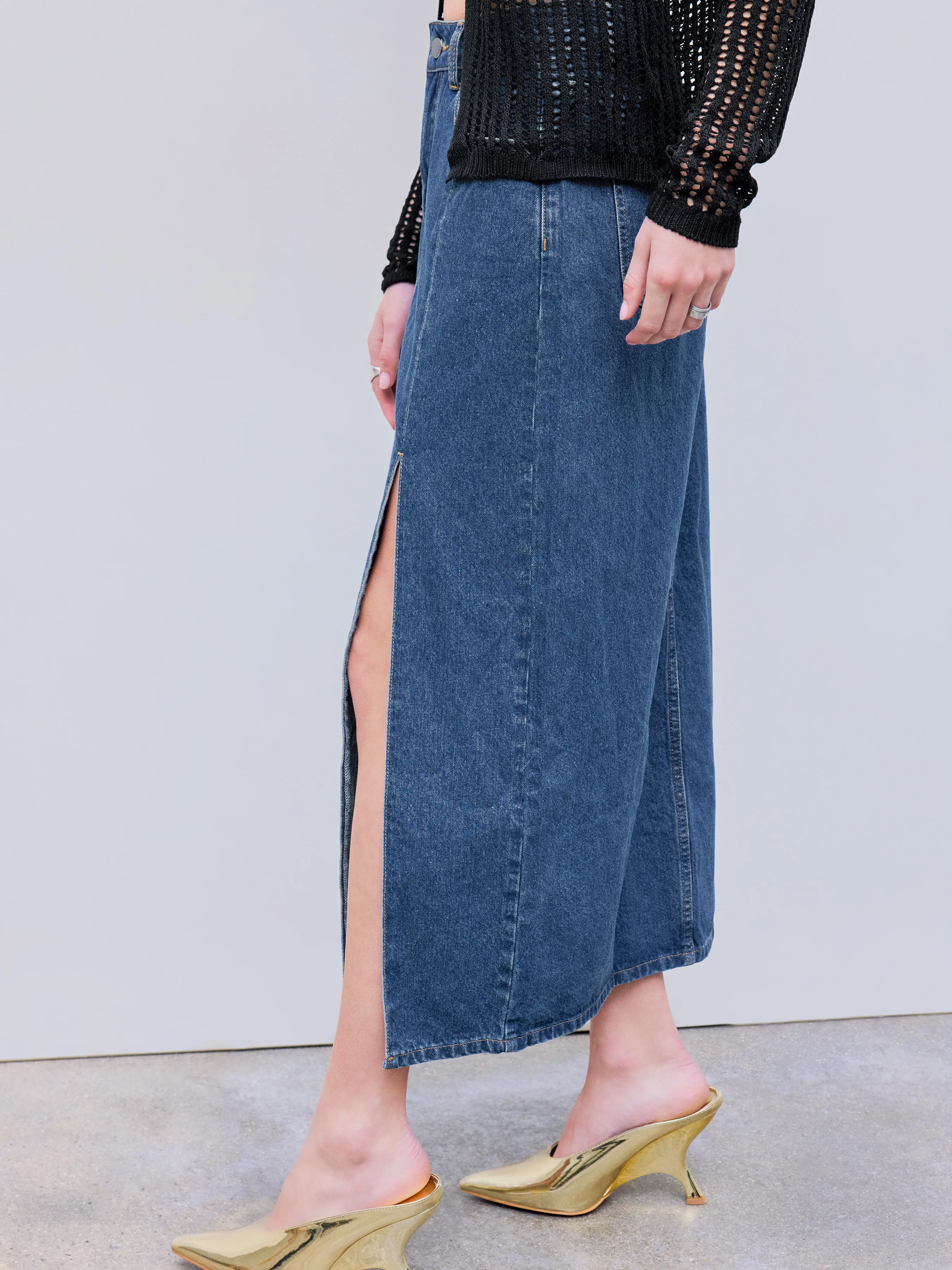 Denim Cider Mid-Rise Maxi Skirt with Split Pocket