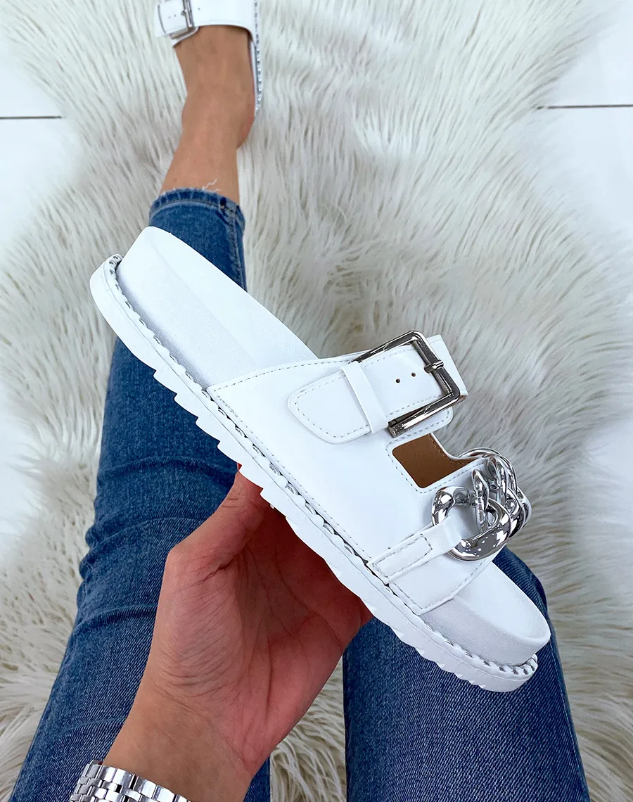 White sandals with double straps and silver chain