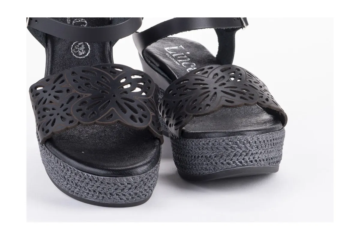 Comfortable wedge sandals with stylish strap - Black