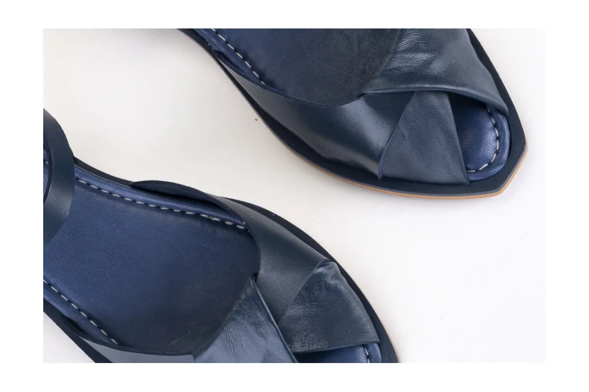 Comfortable Flat Cross-Strap Sandals - Navy Blue