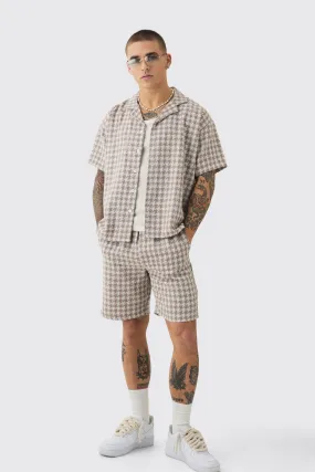 Short linen set with short sleeves.